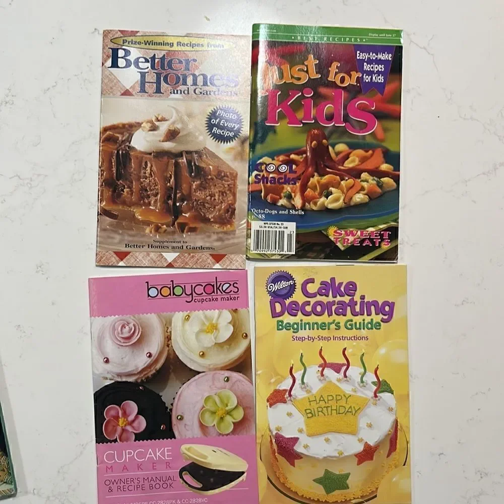 Vintage cookie and cake baking and decorating booklets.  7 booklets total.